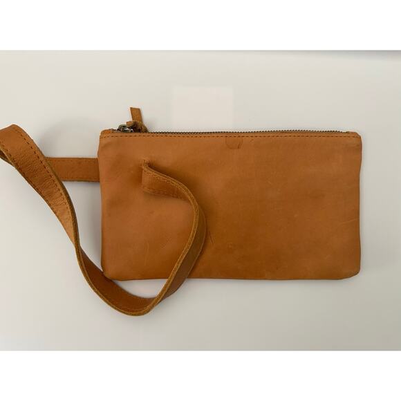 Able distressed leather hand bag ( wristlet) made in Ethiopia - Picture 3 of 5